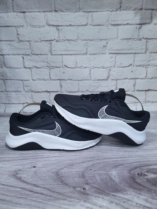 Кросівки Nike Legend Essential 3