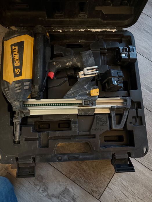 Gwoździarka DeWalt +gwoździe 25mm