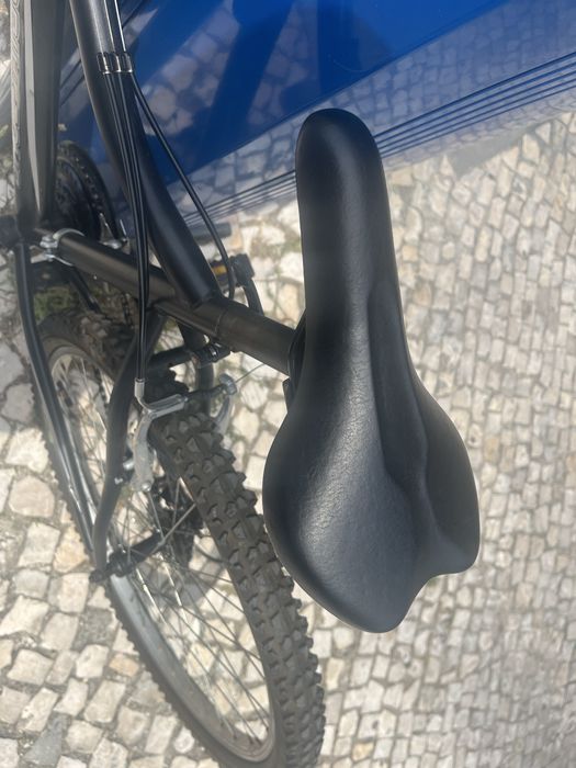 Bicicleta de montanha em bom esta