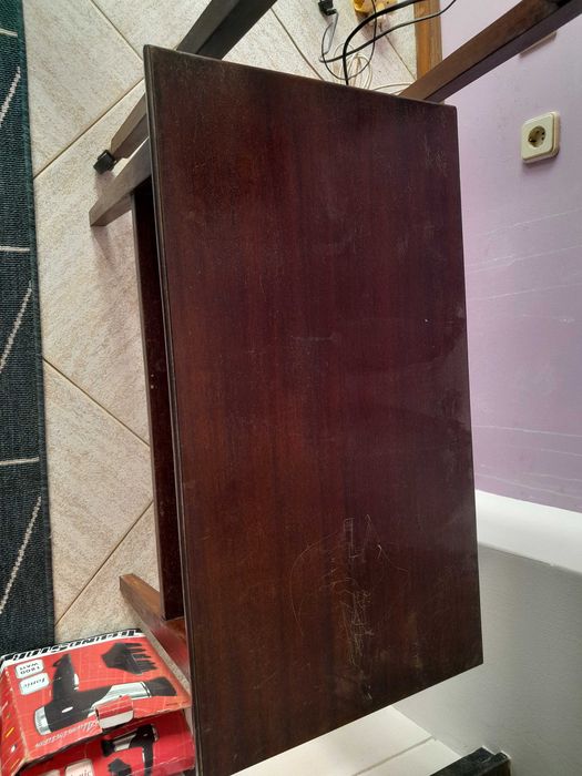 Mesa de apoio, retangular em madeira escura