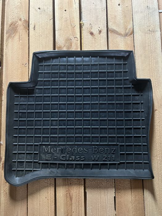 Коврики в Mercedes W211