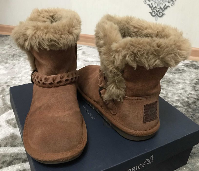 Демісезонні чоботи уггі від фірми Next