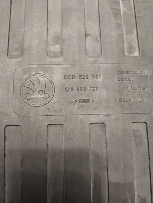 Коврик в багажник Октавія а5