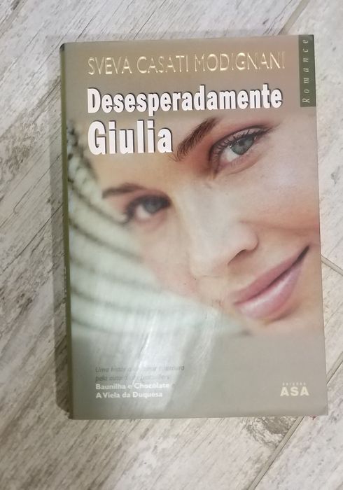 Livros variados em bom estado.