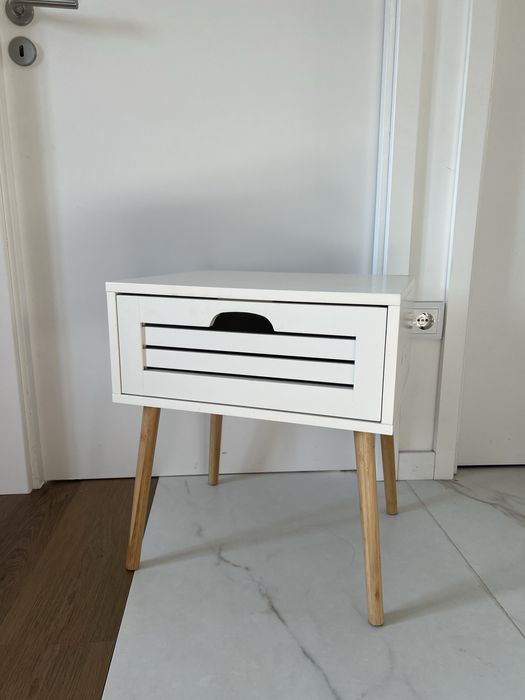 Mesa De cabeceira Branca e Madeira Bambu Jysk