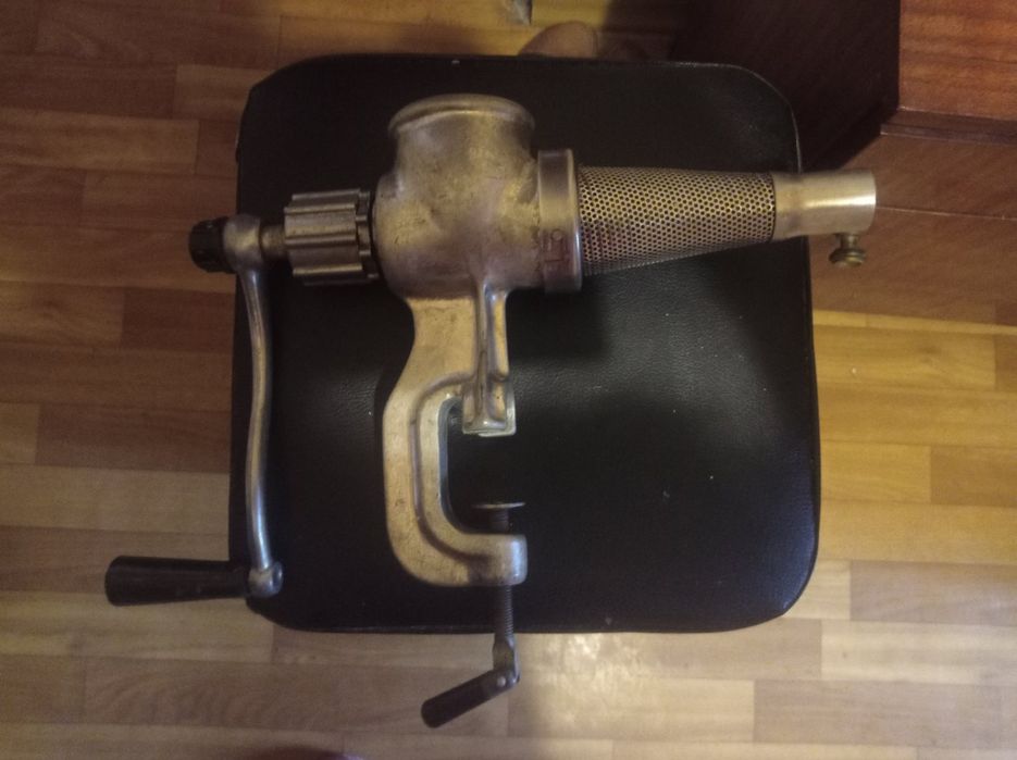 Продам соковыжималку струмок