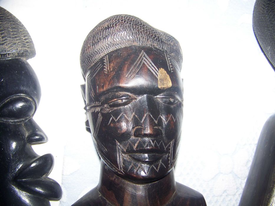 esculturas africanas em pau preto