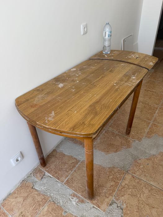 Doação- Mesa cozinha em madeira