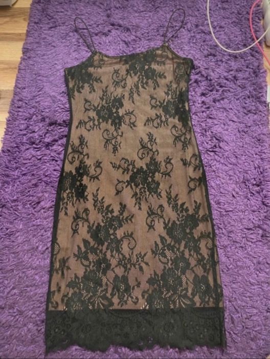 Czarna koronkowa sukienka H&M 34