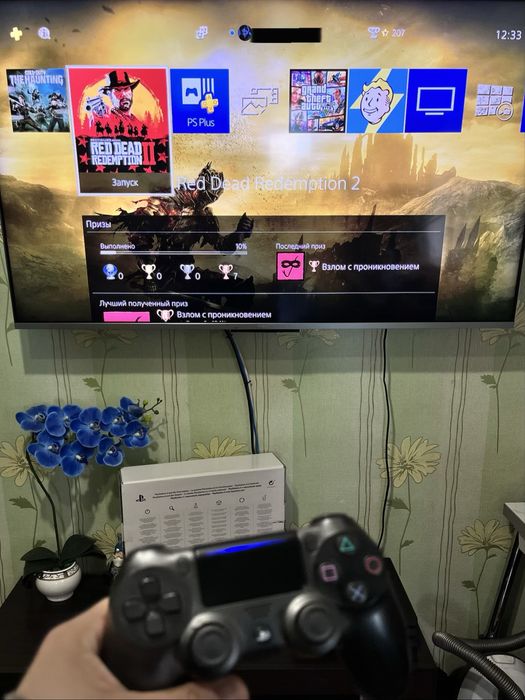 Идеальная PlayStation 4 Pro CUH-7216B 1Tb SSD+2 диска