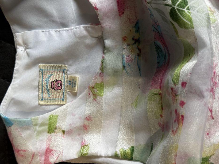 Святкова сукня у квіти