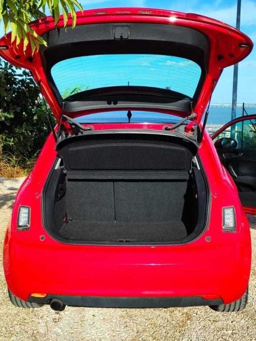 Audi A1 vermelho