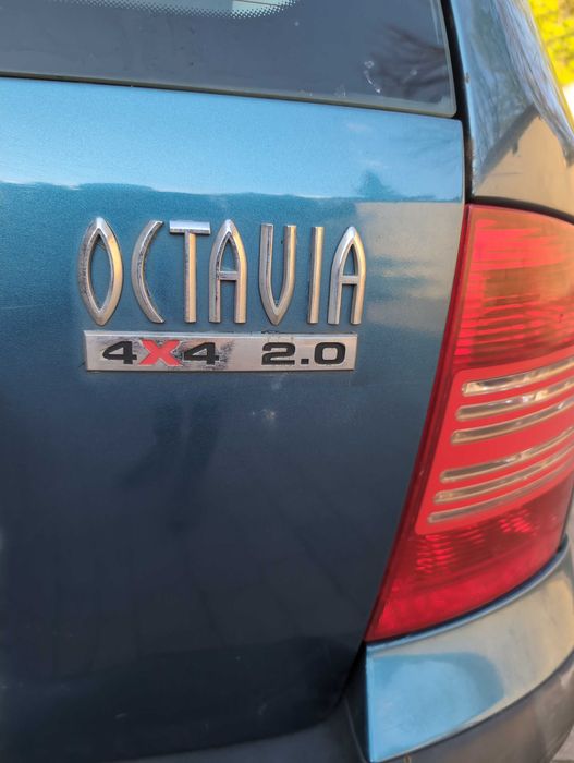 samochód osobowy skoda octavia