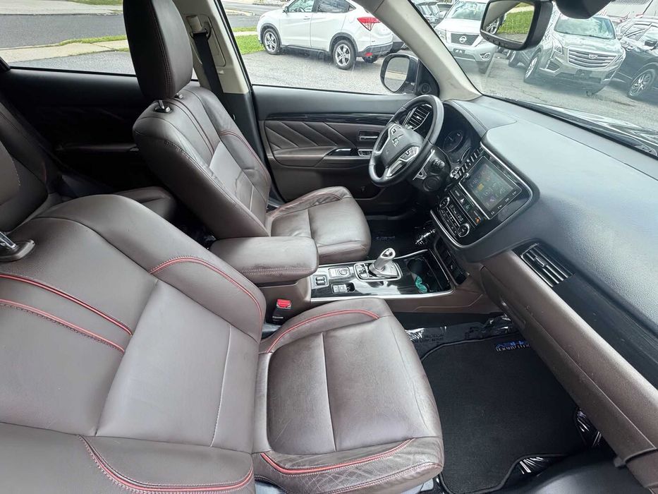 Mitsubishi Outlander Phev      2018