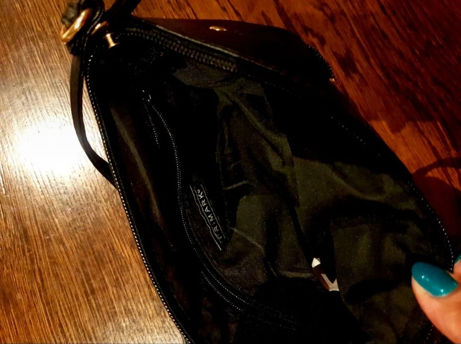 Torebka mała czarna na zamek