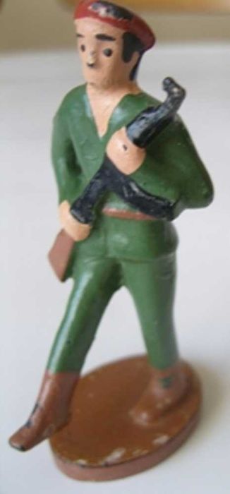 figurki z okresu PRL