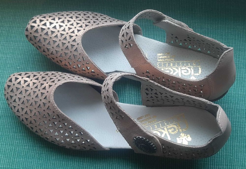 Perłowe sandałki f-my Rieker rozmiar 39