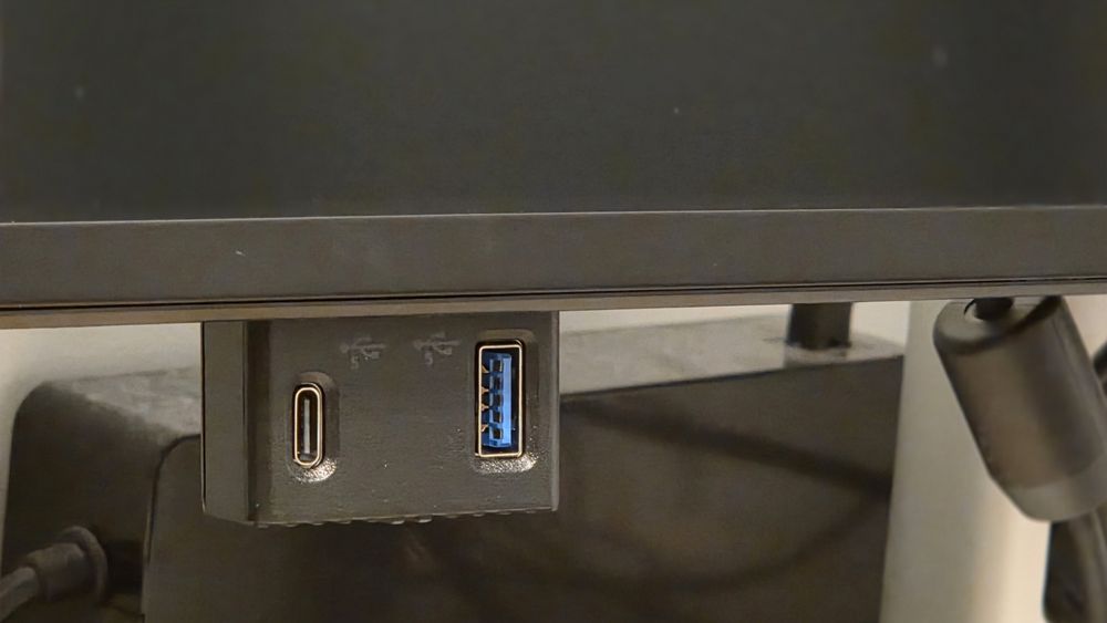 Monitor Dell P2425DE QHD 100Hz GW do 07. 2028, USB-C 90W, pivot, daisy