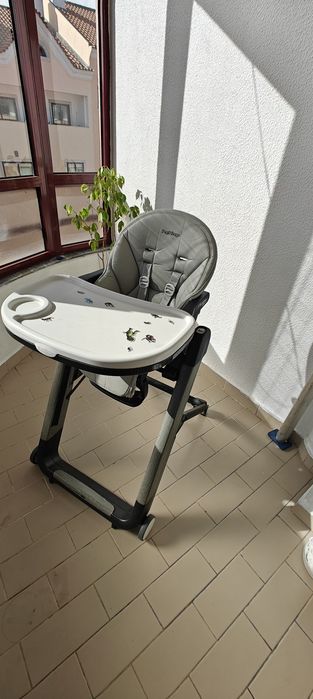 Cadeira de Refeição Premium Peg Perego (Modelo Siesta ou semelhante)