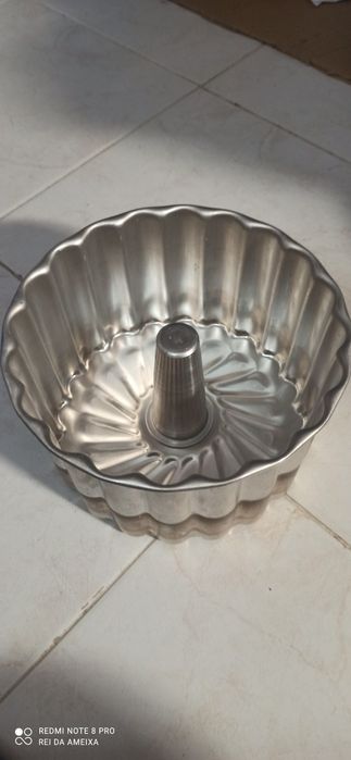 Forma de pudim em metal