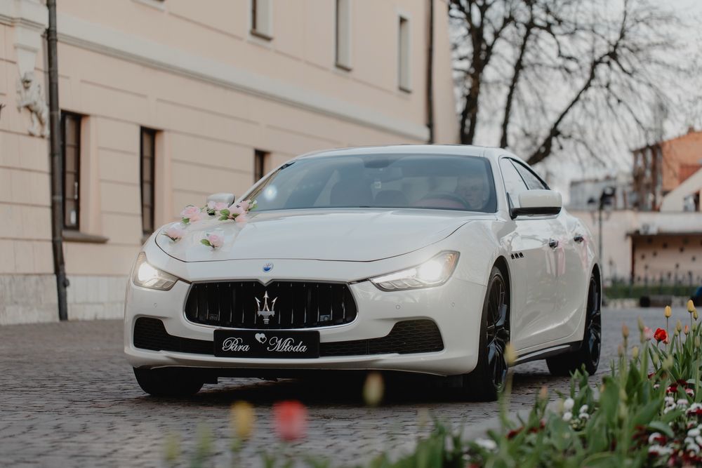 Maserati samochód auto do ślubu wesele Kraków białe WOLNE TERMINY 2026