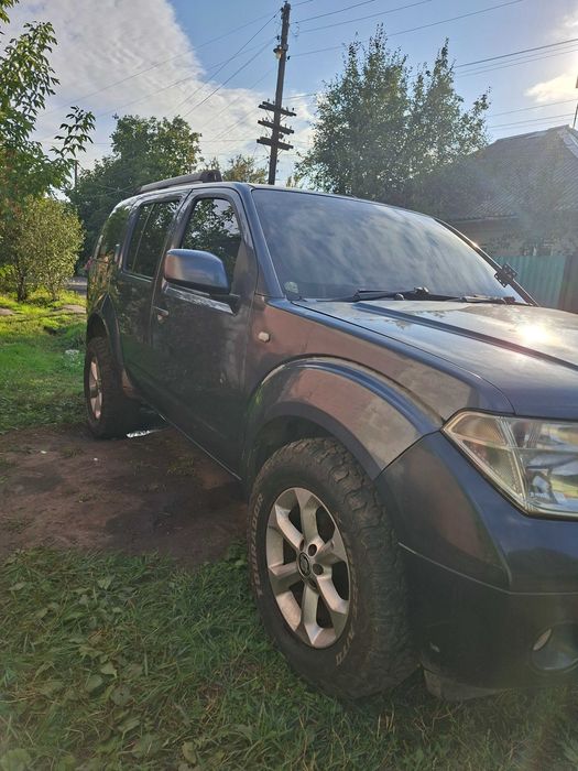 Автомобиль ниссан патфайндер