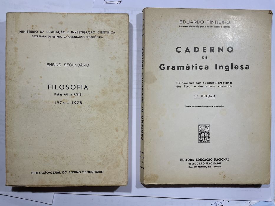 Livros de aprendizagem de Filosofia e Inglês