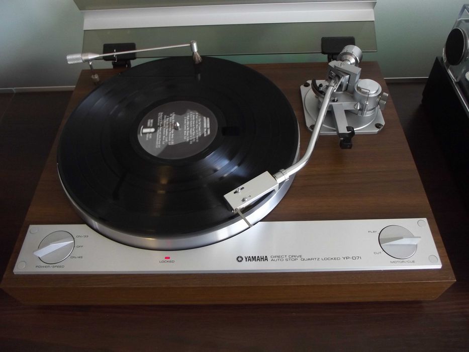 Gramofon YAMAHA YP-D71 Made in Japan