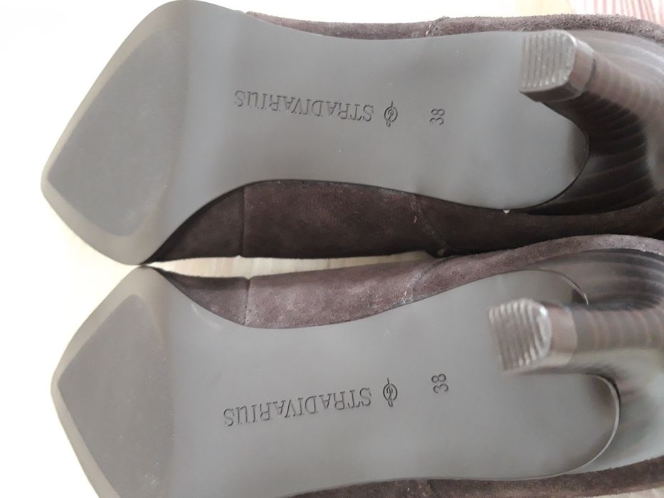 Botas castanhas da Stradivarius