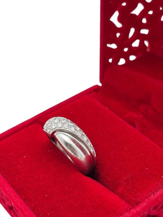 Piękny Złoty Pierścionek 8,16G 750 Diamenty r.18