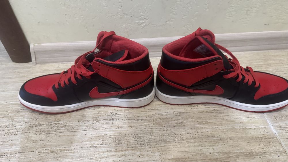 Nike air jordan 1 mid