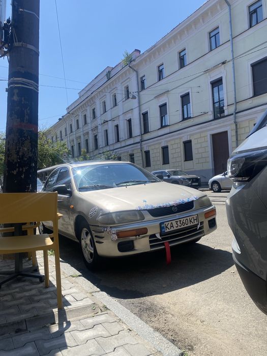 Mazda323VBA седан