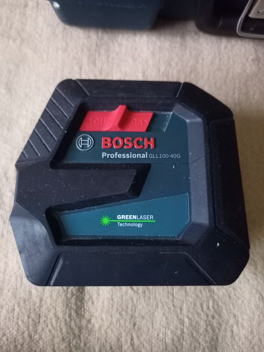 Laser krzyżowy BOSCH PROFESSIONAL GLL100-40G  praktycznie nie używany
