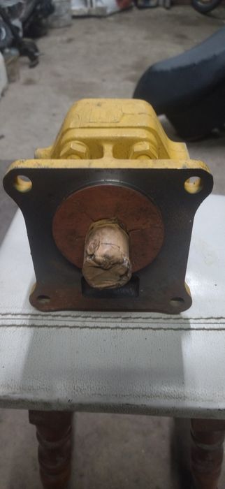 Масляный насос высокого давления на komatsu