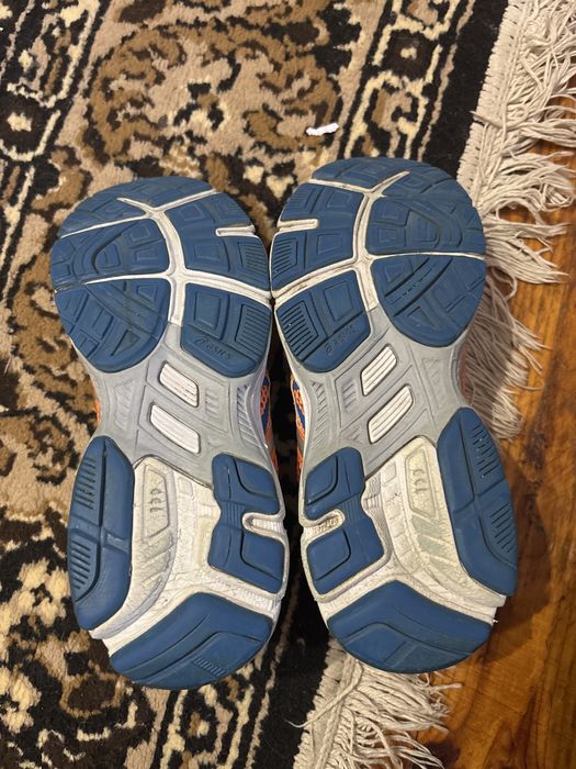 кросівки асікси для волейболу