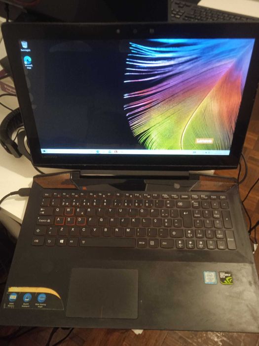 Lenovo Ideapad Y700 – Funciona bem, ecrã com defeito estético
