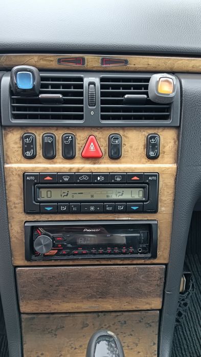 Mercedes w210 270cdi
- Ano: 2000.
- Cilindrada: 2700cc.
- Caixa aut