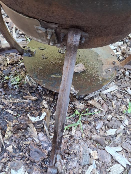Żeliwny kominek ogrodowy z funkcją grilla / Piecyk Tarasowy Chimenea