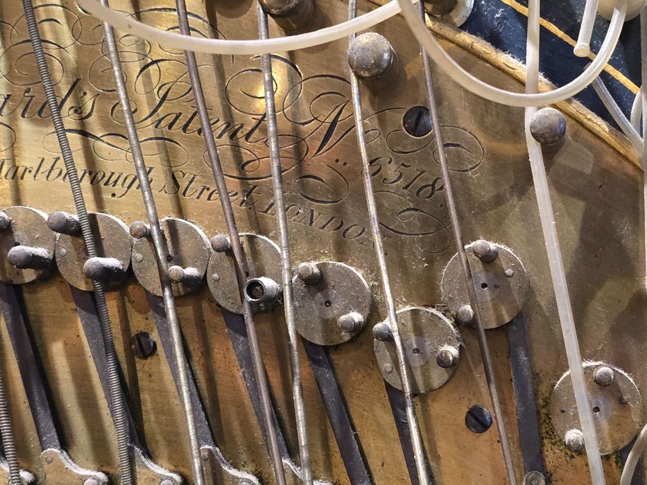 Harpa Erard, de 1880