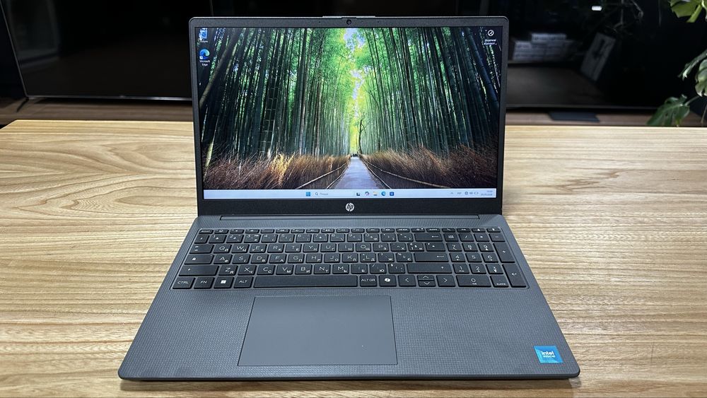 Ноутбук HP 15-fd0001sf — який стане практичним варіантом для повсякденних завдань.