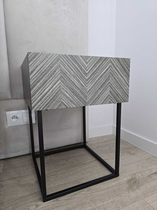 Szafki nocne w jodełkę