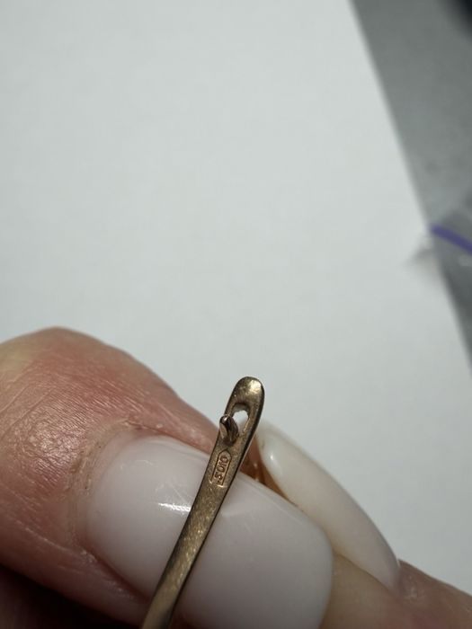 Золотые серьги с якутскими бриллиантами