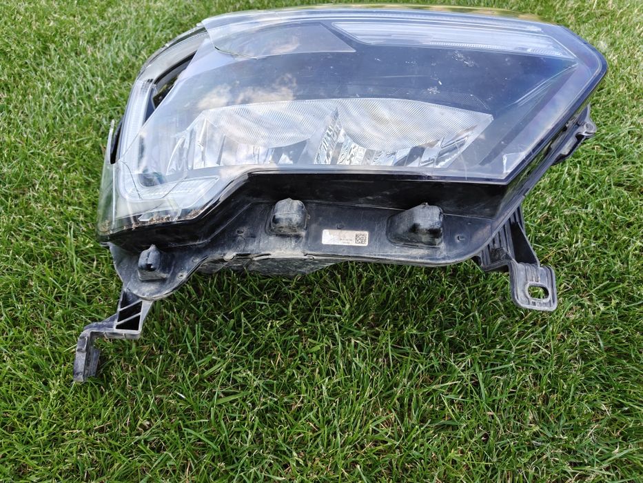 Lampa Renault Master 3 prawa przednia
