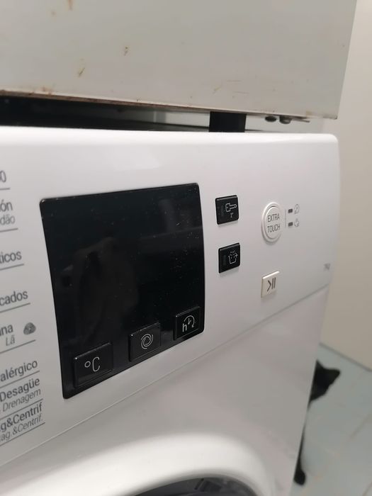 Máquina de lavar Hotpoint-Ariston NS722UWKSPTN Branco 1200 rpm 7 kg
Máquina de lavar Hotpoint-Ariston NS722UWKSPTN Branco 1200 rpm 7 kg