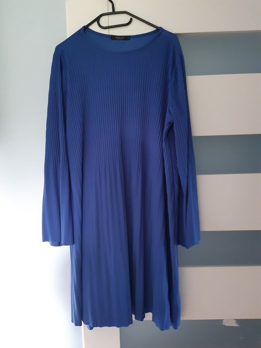 Sukienka oversize M/L/XL plisowana szafirowa Mohito