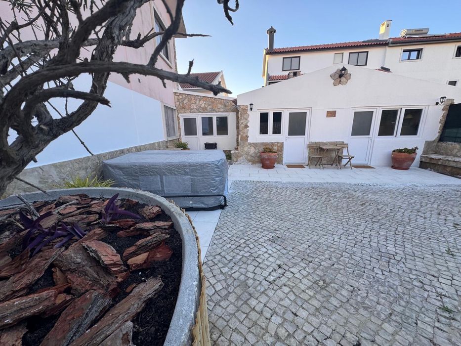 Moradia algueirao nova  com jacuzzi  T 1 com 2 wc