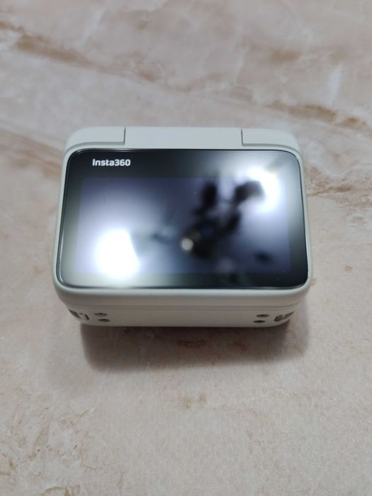 Екшн-камера Insta360 GO 3 128GB + аксесуари, кейс