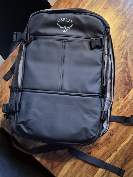 Plecak podrozny Osprey 40L otwierany jak walizka laptop