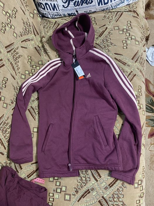 Спортивний костюм Adidas на дівчину 164 см