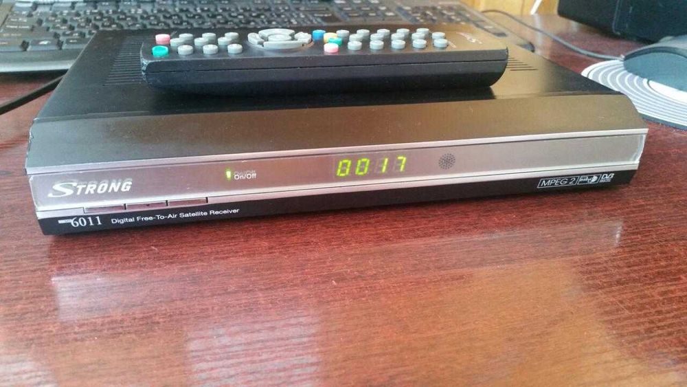 Супутниковий тюнер (ресивер) STRONG SRT 6011.